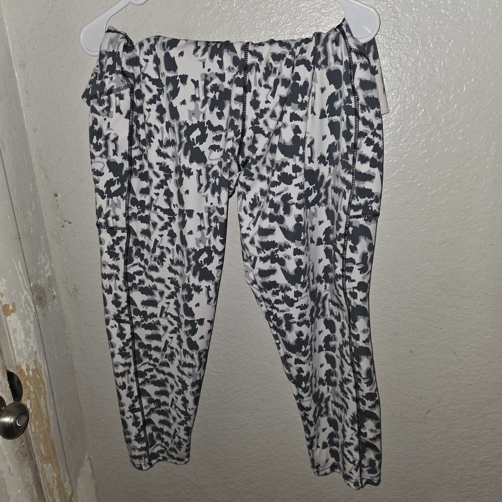 V A CORE Black and White Patterned Leggings Ankle Length